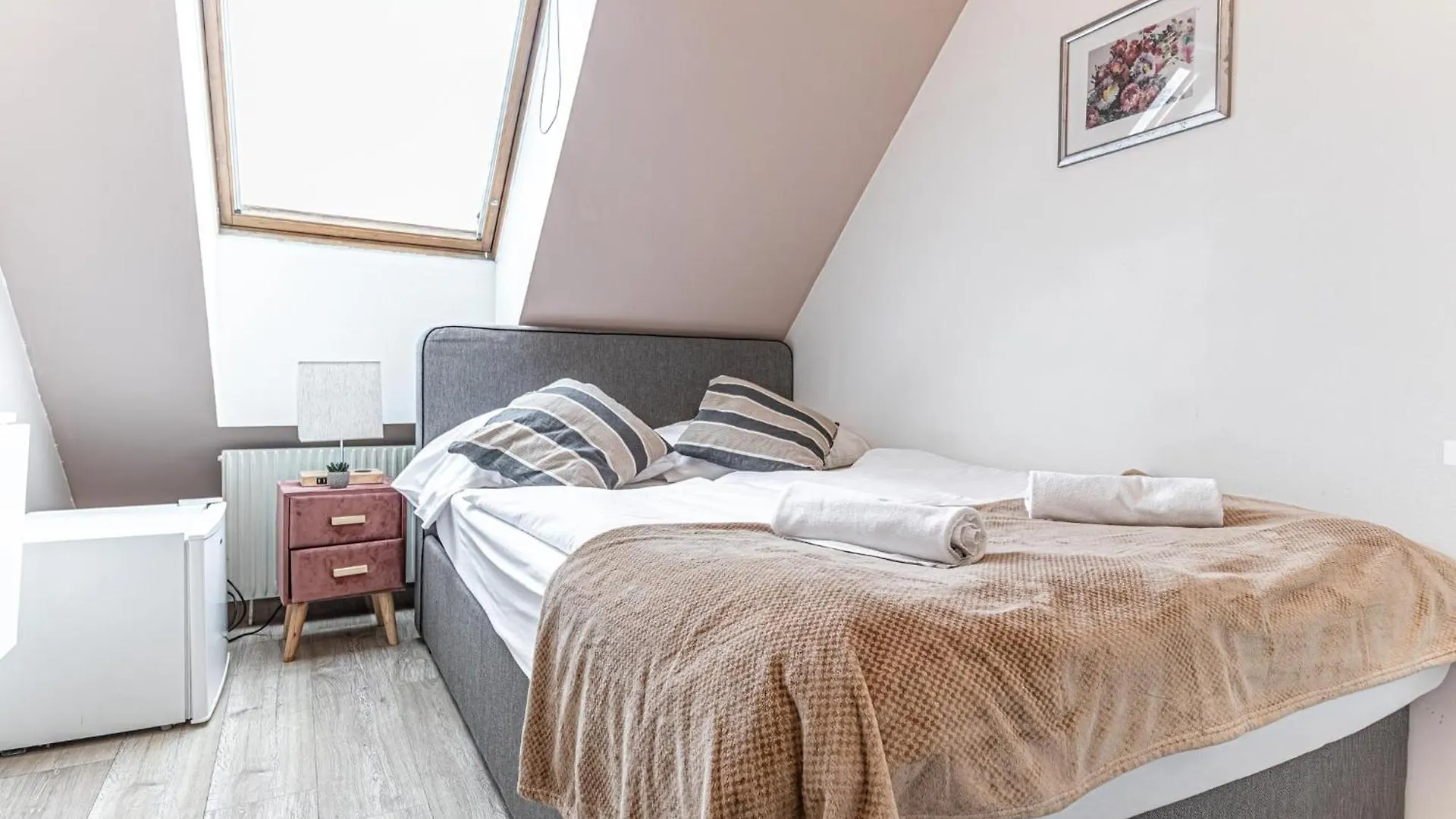 Hauptbahnhof Boutique Rooms - Virtual Reception & Self-Checkin Viyana 2*,