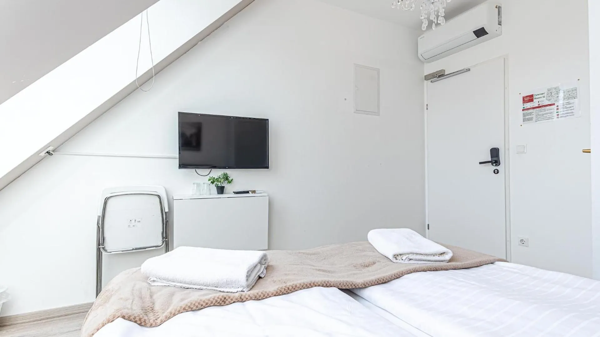 Hauptbahnhof Boutique Rooms - Virtual Reception & Self-Checkin Viyana 2*,  Avusturya